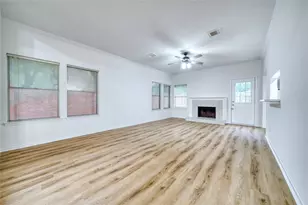 14507 Circlewood Way, Houston, TX 77062 - Photo 10