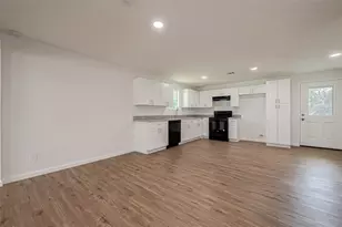 4702 Majestic St, Houston, TX 77026 - Photo 6