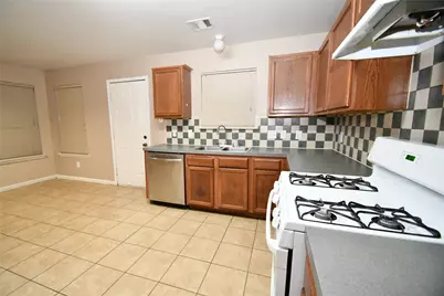 6618 Hawthorne Falls Lane, Houston, TX 77049 - Photo 4