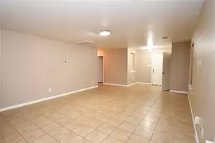 6618 Hawthorne Falls Ln, Houston, TX 77049 - Photo 10