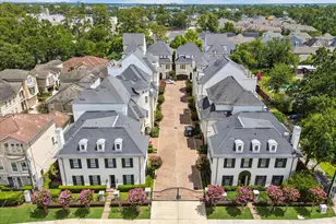 1318 Bobbitt Manor Ln, Houston, TX 77055 - Photo 2