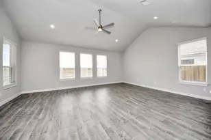 352 Ice Shr Trl, Dayton, TX 77535 - Photo 18