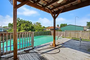 546 5th St, Dickinson, TX 77539 - Photo 34