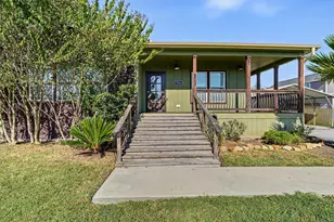 546 5th St, Dickinson, TX 77539 - Photo 1