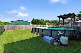 546 5th St, Dickinson, TX 77539 - Photo 30