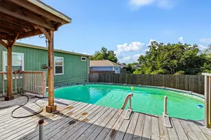 546 5th St, Dickinson, TX 77539 - Photo 4