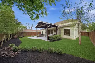 6525 Schiller St, Houston, TX 77055 - Photo 32