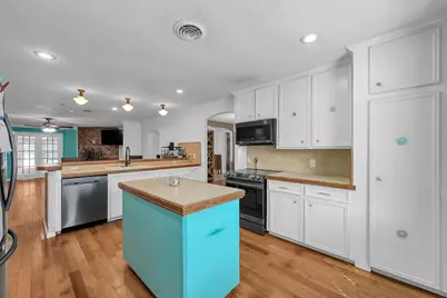 9 Slover Drive, Dayton, TX 77535 - Photo 8