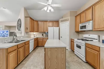273 Sunset Path S, Conroe, TX 77316 - Photo 10