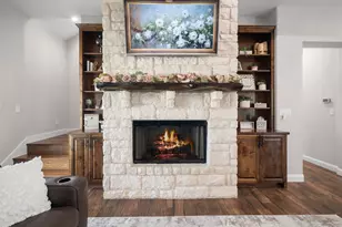 1205 N Ave G, Shiner, TX 77984 - Photo 12