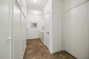 9612 Bayou Brook St, Houston, TX 77063 - Photo 14