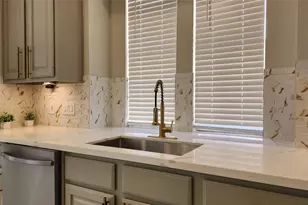 5818 Wilkins Ln, Sugar Land, TX 77479 - Photo 8