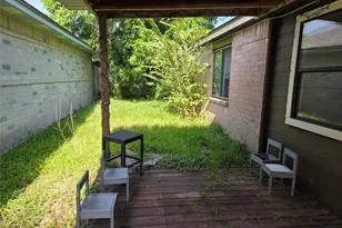 802 Hartman Dr, Baytown, TX 77521 - Photo 6