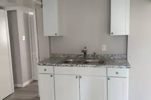 318 10th St, Dickinson, TX 77539 - Photo 2