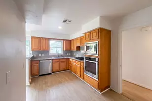 3026 Deal St, Houston, TX 77025 - Photo 6