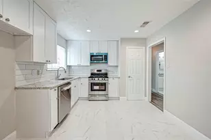 6802 Glenray Dr, Houston, TX 77084 - Photo 14