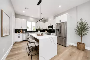 2206 Carr St, Houston, TX 77026 - Photo 2