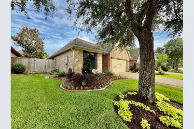 2405 Alamanni Drive, Pearland, TX 77581 - Photo 2