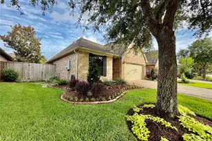 2405 Alamanni Dr, Pearland, TX 77581 - Photo 2