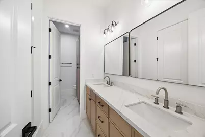 811 Woodstock, Bellaire, TX 77401 - Photo 42