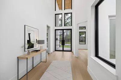 811 Woodstock, Bellaire, TX 77401 - Photo 2