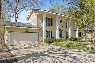 506 River Oaks Dr, Huntsville, TX 77340 - Photo 2