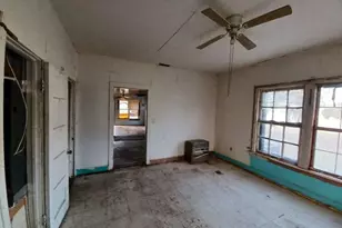 503 E Reiman St, Seymour, TX 76380 - Photo 4