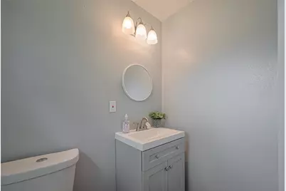 111 N 11th Street, Highlands, TX 77562 - Photo 24