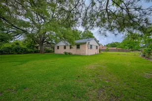 111 N 11th St, Highlands, TX 77562 - Photo 34