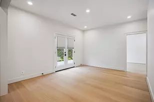 129 E 13th St, Houston, TX 77008 - Photo 16