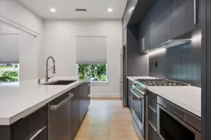 129 E 13th St, Houston, TX 77008 - Photo 14