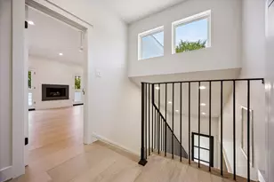 129 E 13th St, Houston, TX 77008 - Photo 24