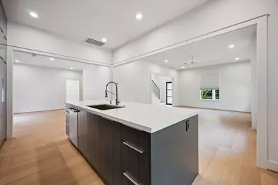 129 E 13th Street, Houston, TX 77008 - Photo 14