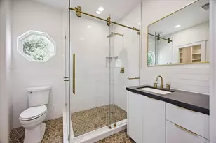 129 E 13th St, Houston, TX 77008 - Photo 38