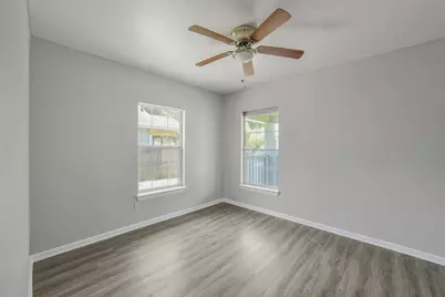 220 Engel Street, Houston, TX 77011 - Photo 14