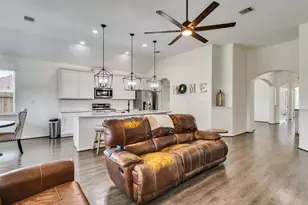 14247 Medina Dr, Baytown, TX 77523 - Photo 24