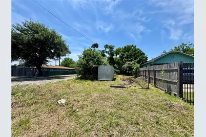 7309 N Main Street, Houston, TX 77022 - Photo 2
