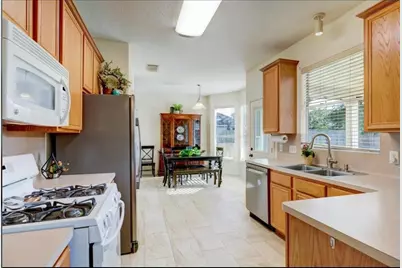 12918 Stratford Heights Drive, Sugar Land, TX 77498 - Photo 2