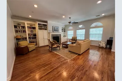 2807 Albany Street, Houston, TX 77006 - Photo 2