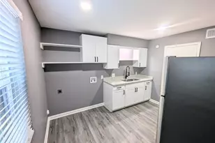 2015 Rosalee St, La Marque, TX 77568 - Photo 8