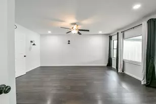 6002 Greenmont Dr, Houston, TX 77092 - Photo 16