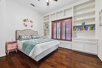 8448 Westview Drive, Houston, TX 77055 - Photo 32