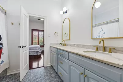 8448 Westview Drive, Houston, TX 77055 - Photo 36