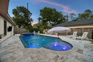 8448 Westview Dr, Houston, TX 77055 - Photo 38