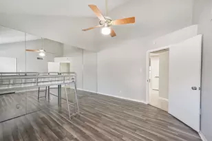 10811 Richmond Ave, Houston, TX 77042 - Photo 18