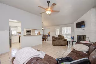 5010 Village Springs Dr, Houston, TX 77339 - Photo 6