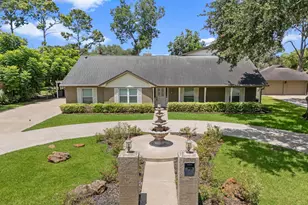 2613 Oak Dr, Bay City, TX 77414 - Photo 1