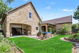 9507 Meadowglen Ln, Houston, TX 77063 - Photo 28