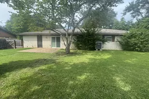 706 University Ave, Wharton, TX 77488 - Photo 2