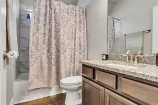 2004 Sadtler Ridge Cir, La Porte, TX 77571 - Photo 16
